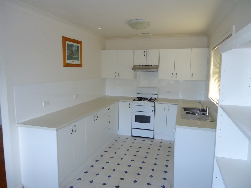 13 Dernancourt Avenue, Engadine NSW 2233