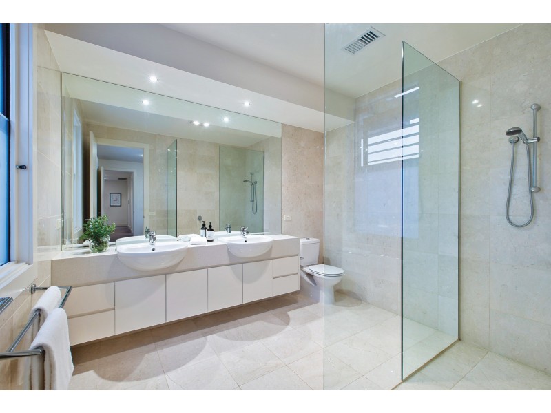 19 Ashley Grove, Malvern VIC 3144