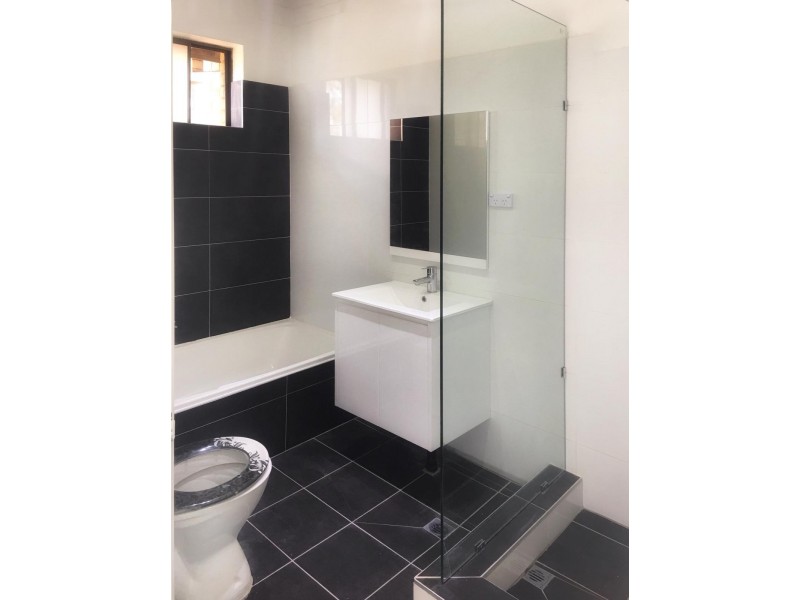 5/33 Sir Joseph Banks Street, Bankstown NSW 2200