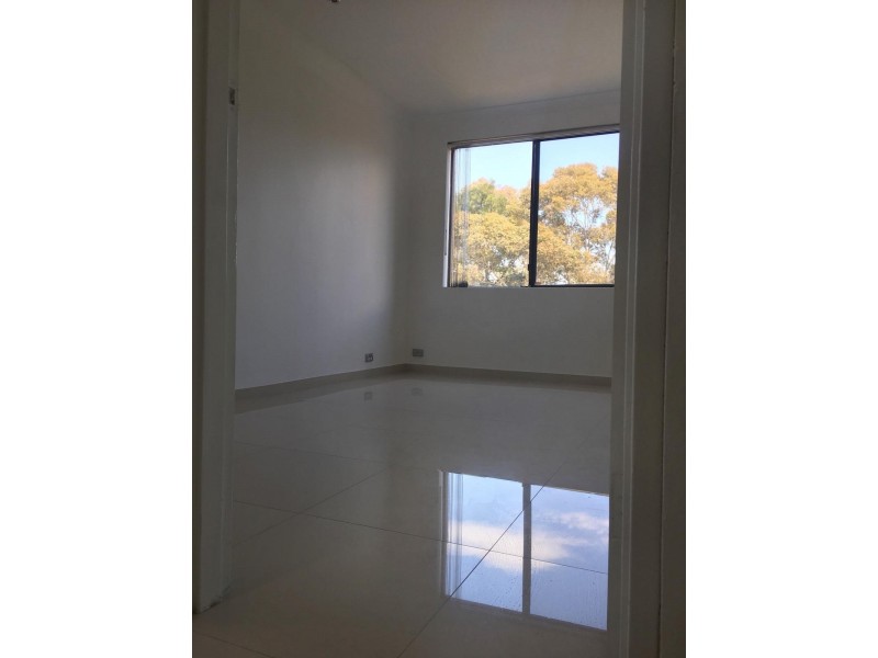 5/33 Sir Joseph Banks Street, Bankstown NSW 2200