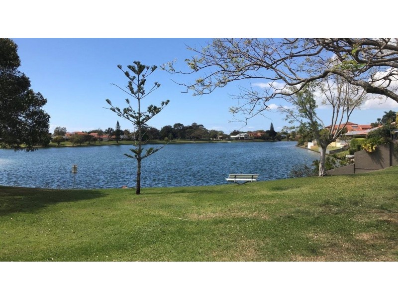 92 Wild Duck Drive, Mermaid Waters QLD 4218