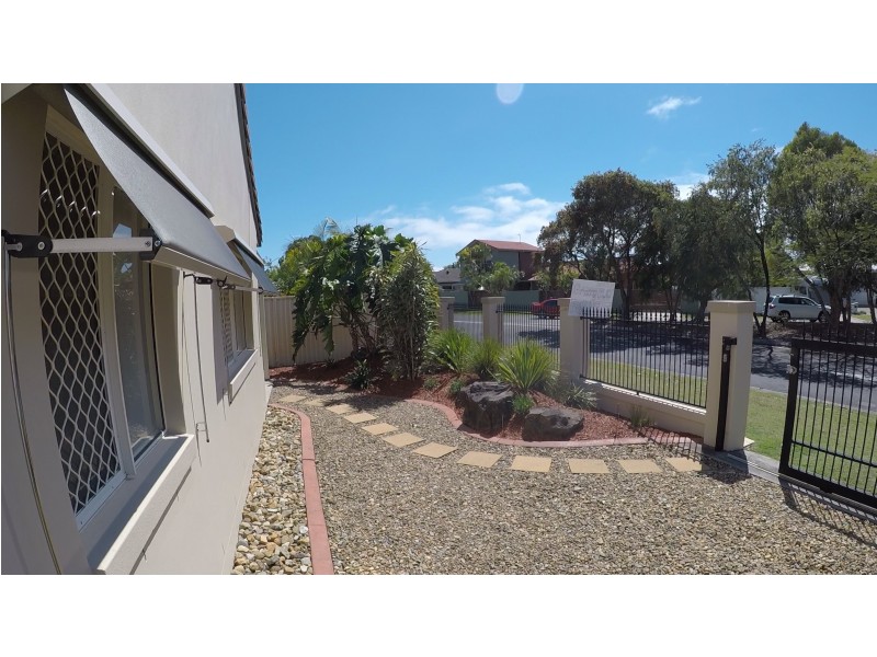 92 Wild Duck Drive, Mermaid Waters QLD 4218