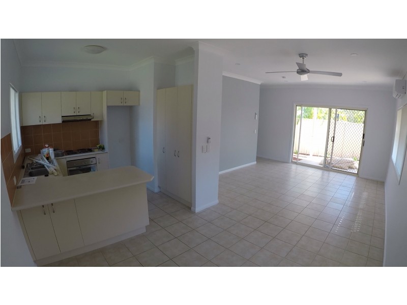 92 Wild Duck Drive, Mermaid Waters QLD 4218