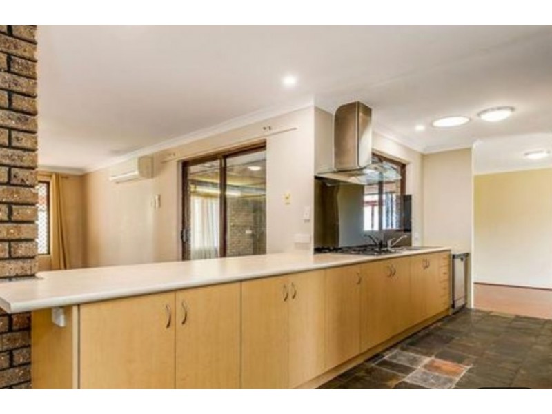 17 Vanessa Way, Swan View WA 6056
