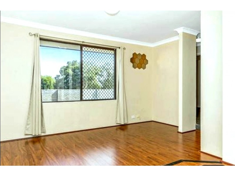 17 Vanessa Way, Swan View WA 6056