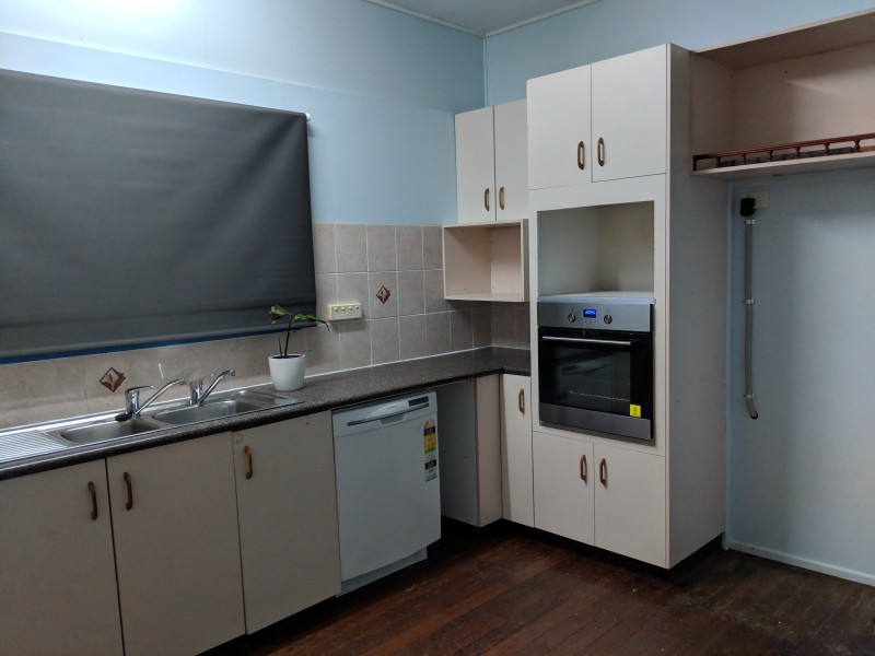 2 Betty Street, Newtown QLD 4350