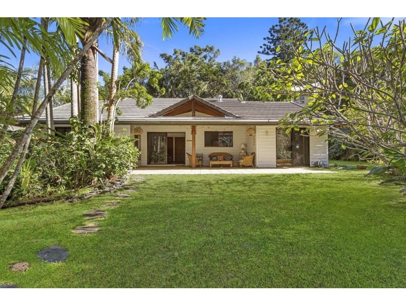 5 Gira Place, Ocean Shores NSW 2483