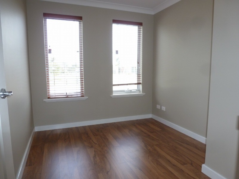 36 Delaronde Drive, Success WA 6164