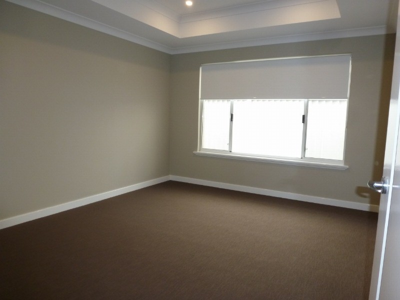 36 Delaronde Drive, Success WA 6164