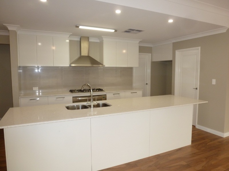 36 Delaronde Drive, Success WA 6164