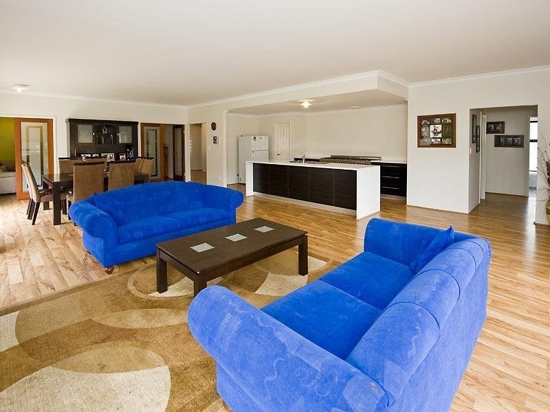 5 Barclay Way, Piara Waters WA 6112