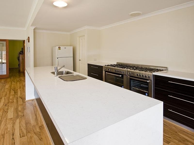 5 Barclay Way, Piara Waters WA 6112