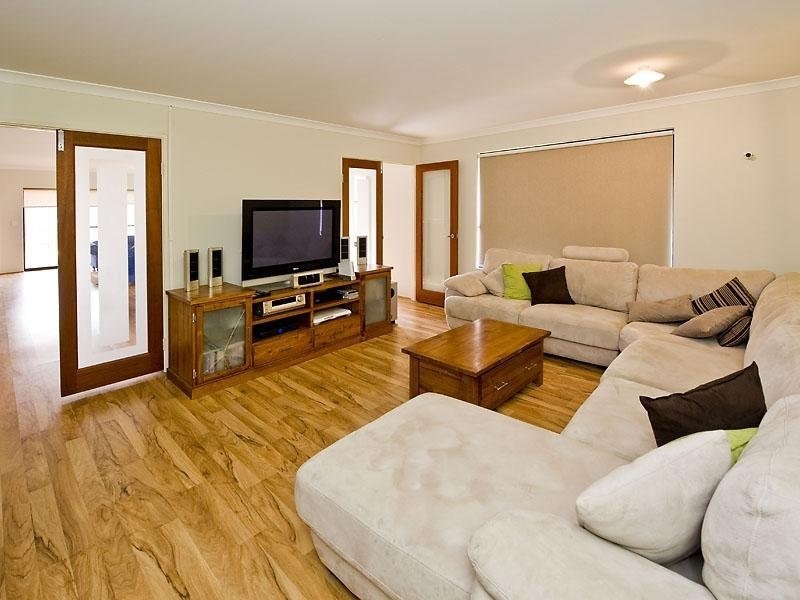 5 Barclay Way, Piara Waters WA 6112