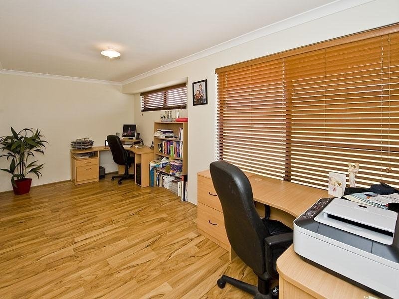 5 Barclay Way, Piara Waters WA 6112