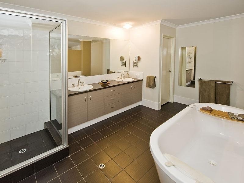 5 Barclay Way, Piara Waters WA 6112