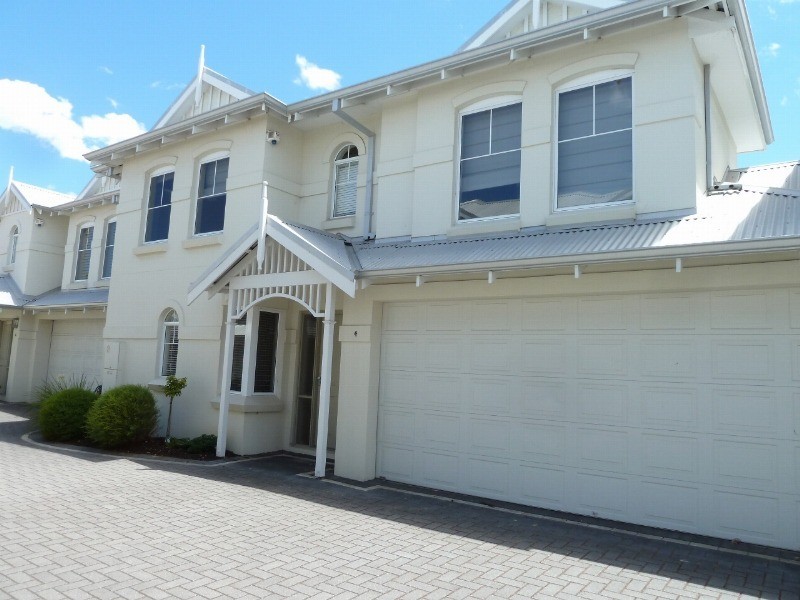 4/25 Brentham Street, Leederville WA 6007