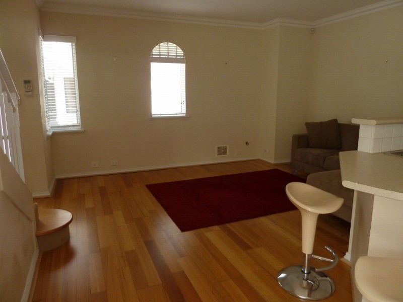 4/25 Brentham Street, Leederville WA 6007