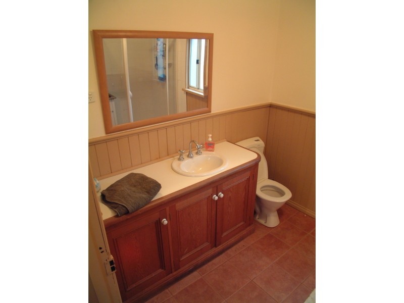 8 Hawthorne Avenue, Collie WA 6225