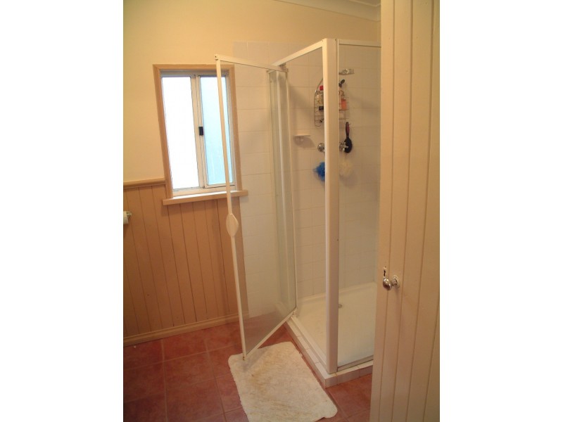 8 Hawthorne Avenue, Collie WA 6225