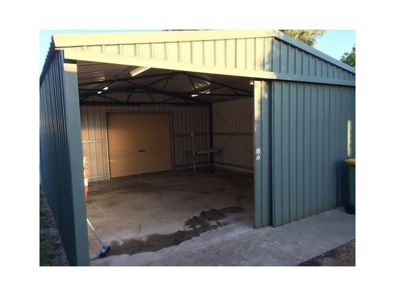 8 Hawthorne Avenue, Collie WA 6225