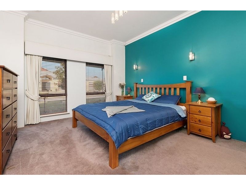 27 Chivalry Way, Atwell WA 6164