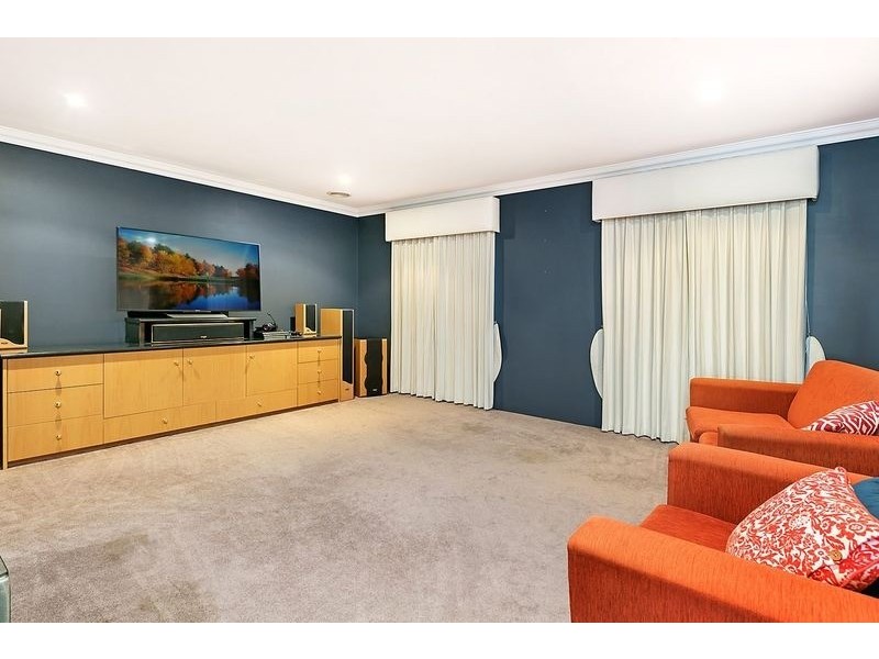 27 Chivalry Way, Atwell WA 6164