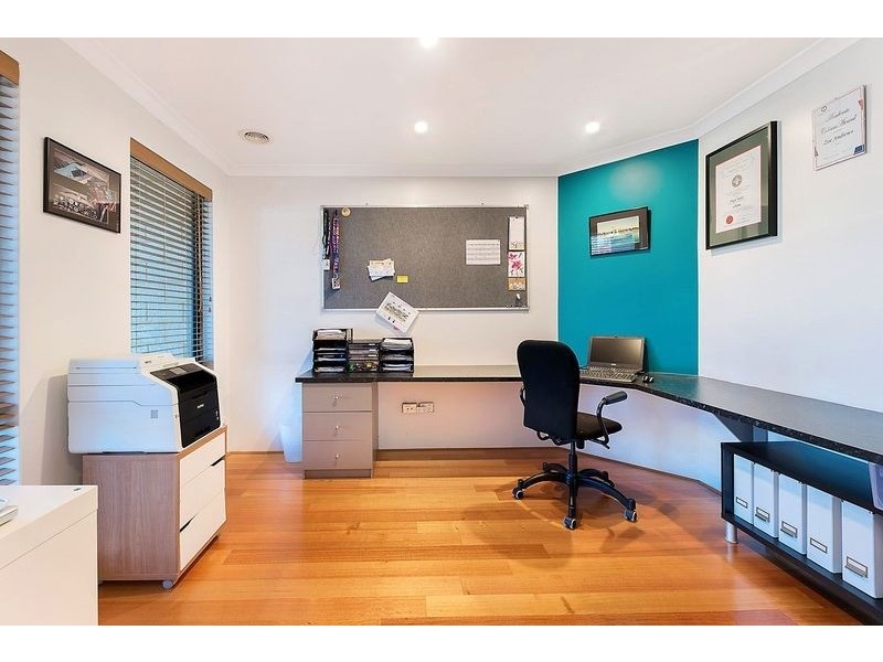 27 Chivalry Way, Atwell WA 6164