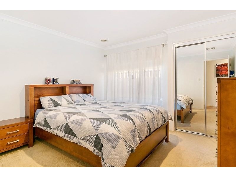 27 Chivalry Way, Atwell WA 6164