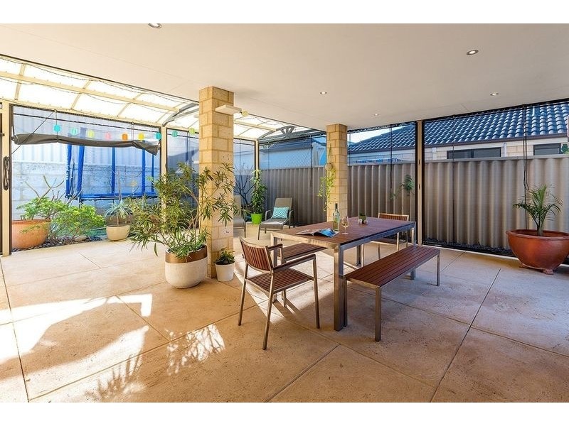 27 Chivalry Way, Atwell WA 6164