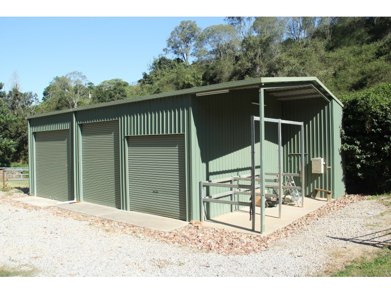 234 Savages Road, Brookfield QLD 4069
