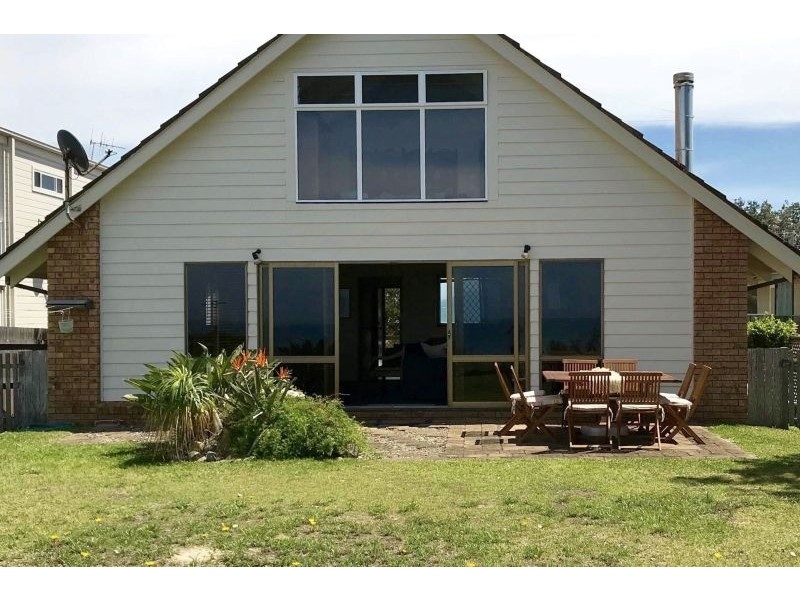 16 Lewis Street, Old Bar NSW 2430