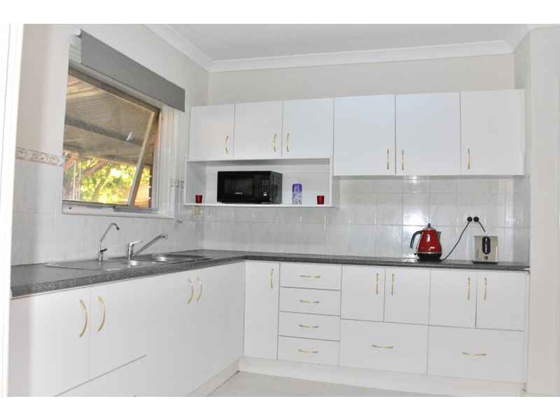 37 Lantana Way, Camillo WA 6111