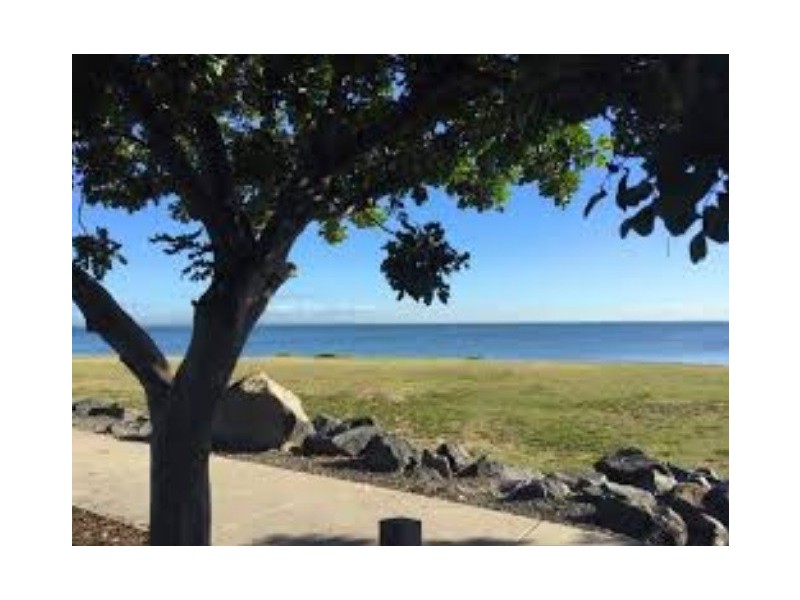 5 Third Avenue, Scarborough QLD 4020