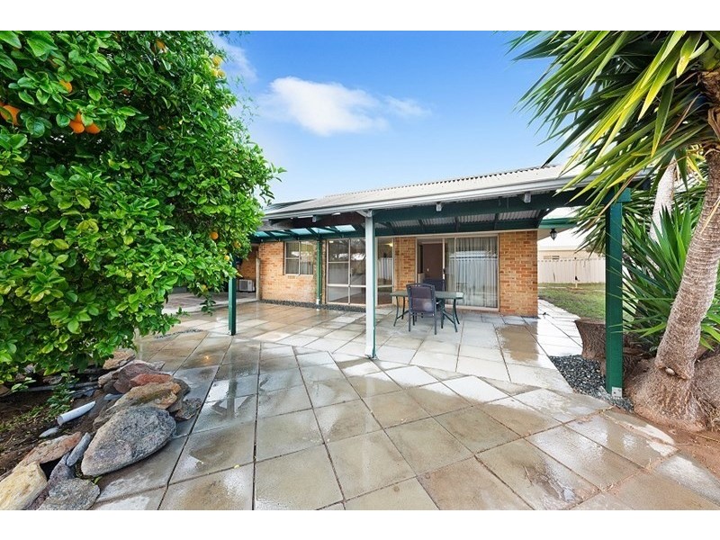 4 Rothesay Court, Cooloongup WA 6168