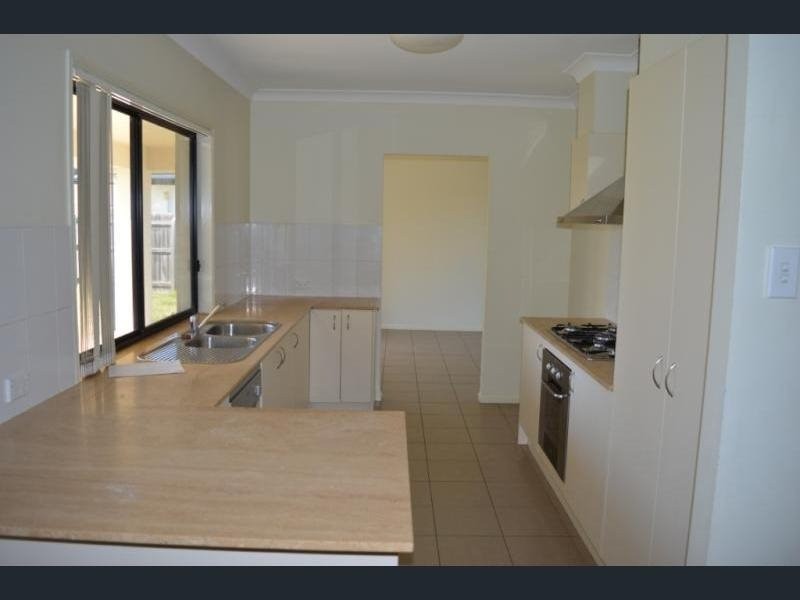 33 Cunningham Avenue, Laidley North QLD 4341