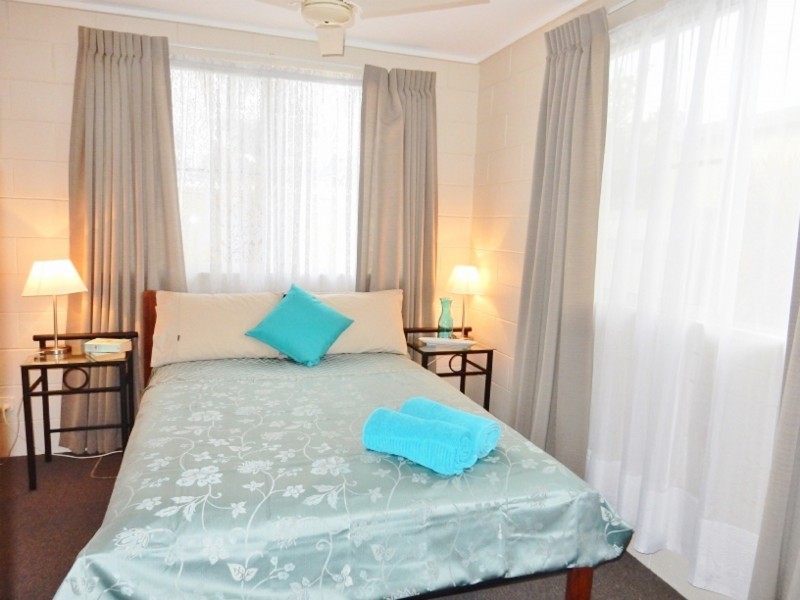 2/2/21 Carr Crescent, Lucinda QLD 4850