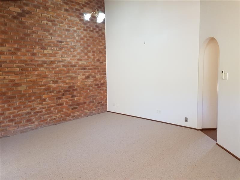 1/6 Hanna Court, Kearneys Spring QLD 4350