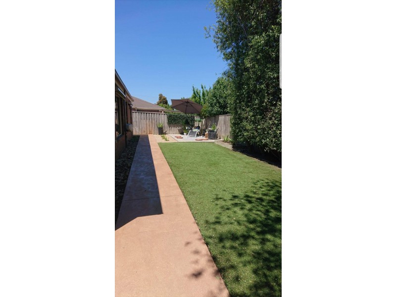 13 Dryandra Place, Cranbourne VIC 3977