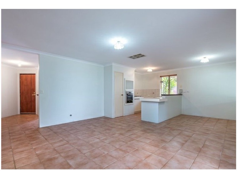 92 Spring Road, Thornlie WA 6108