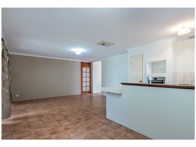 92 Spring Road, Thornlie WA 6108