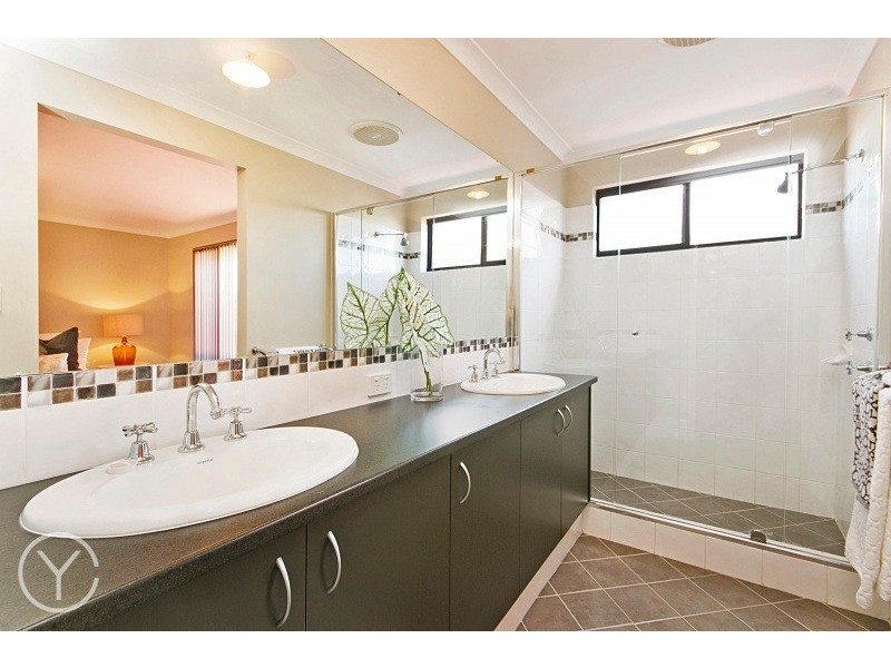 21 Tectona Way, Halls Head WA 6210