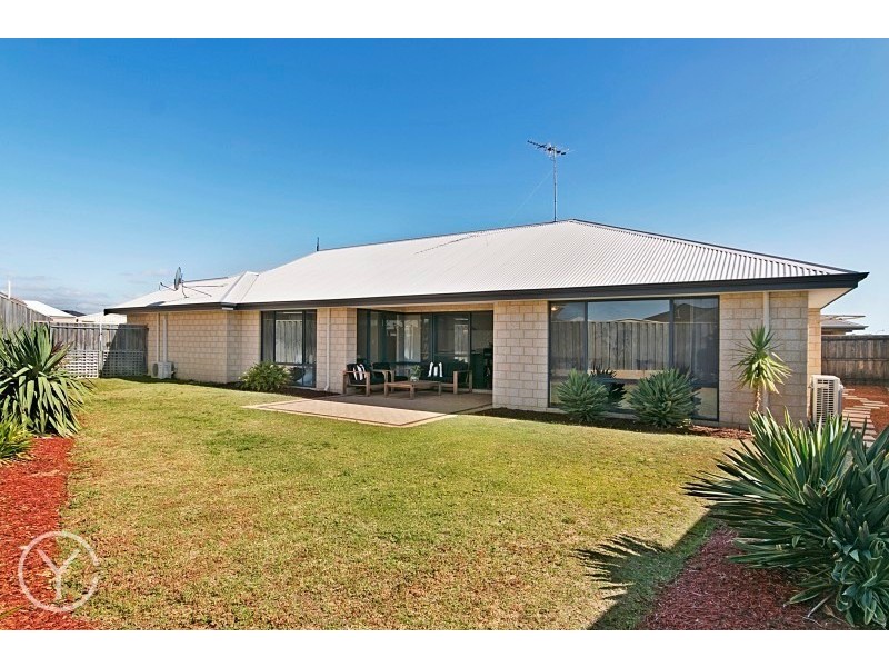 21 Tectona Way, Halls Head WA 6210