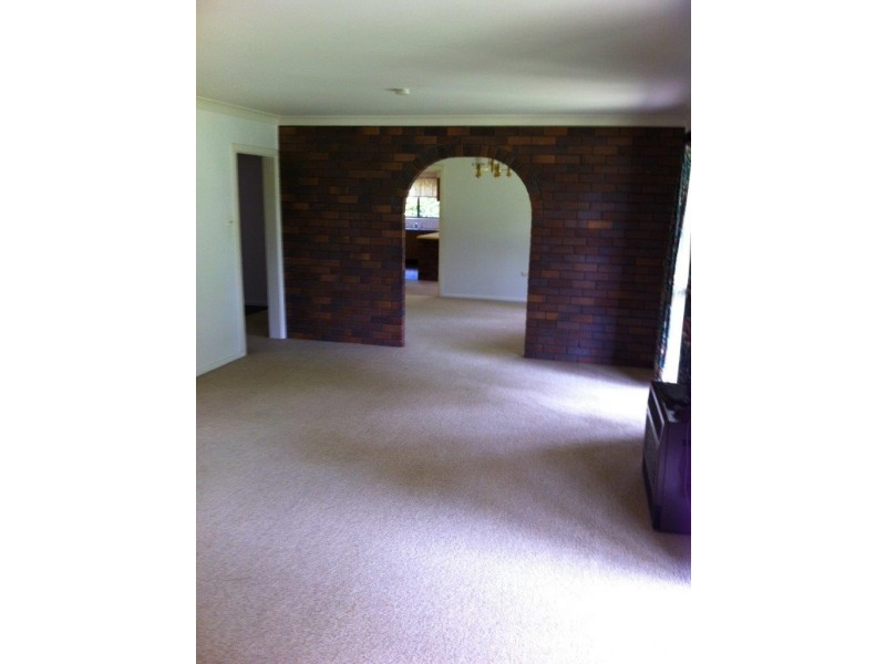 22 Madgwick Drive, Armidale NSW 2350