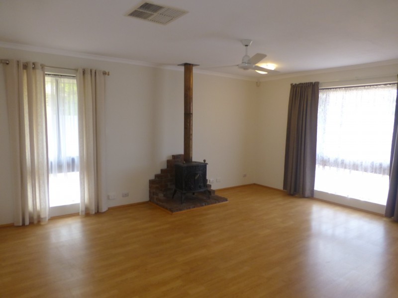 33 Fagin Way, Forrestfield WA 6058