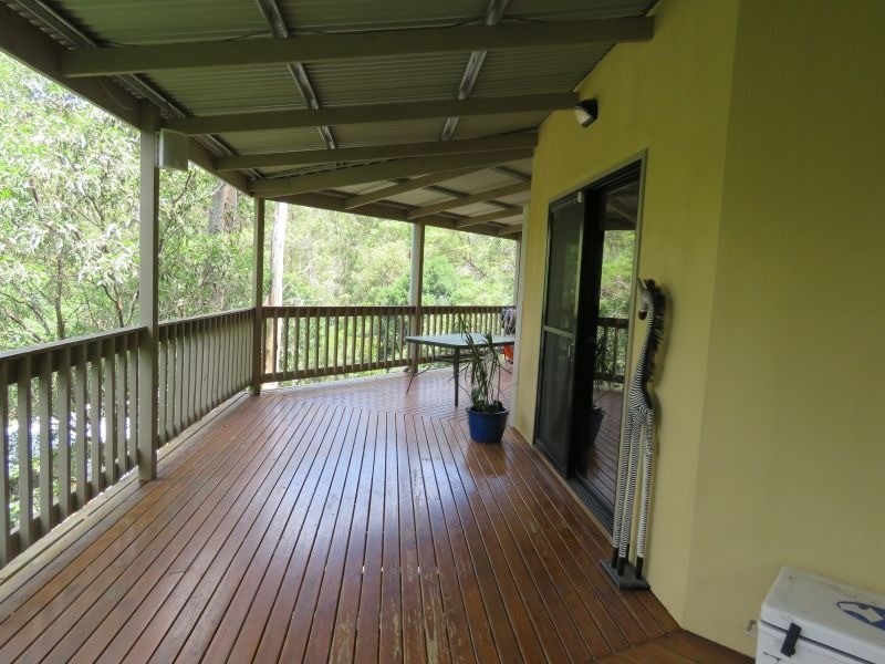 9 Waterfall Drive, Wongawallan QLD 4210