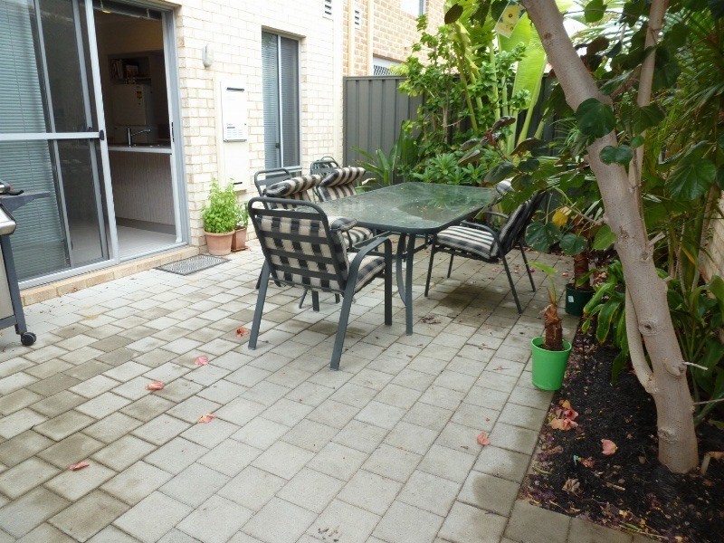 23 Pitta Corner, Success WA 6164