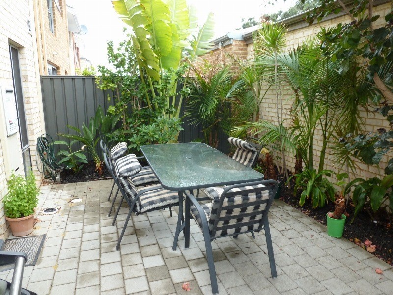 23 Pitta Corner, Success WA 6164