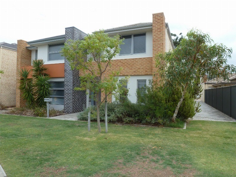 23 Pitta Corner, Success WA 6164
