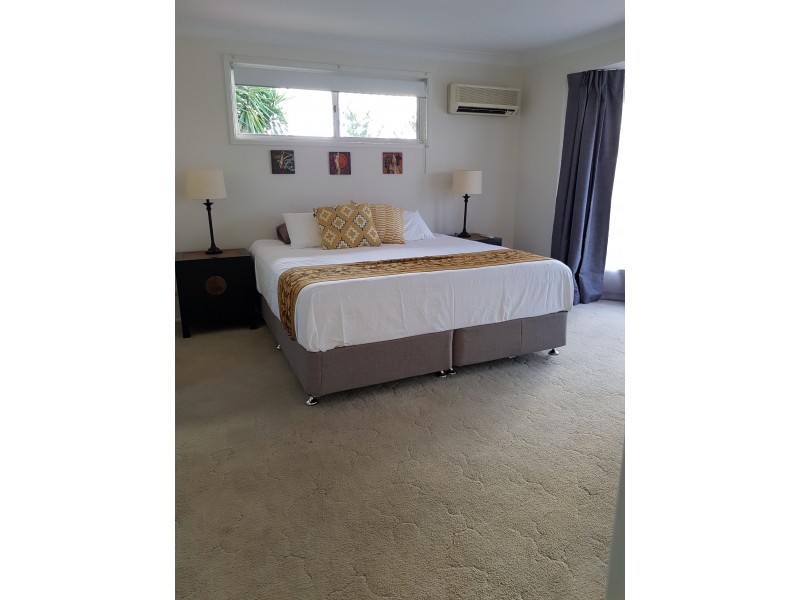 16 Spinebill Street, Burleigh Waters QLD 4220