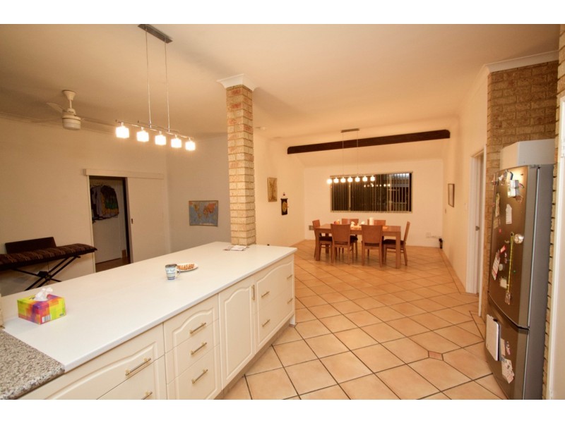 30 Kinglassie Circle, Kinross WA 6028